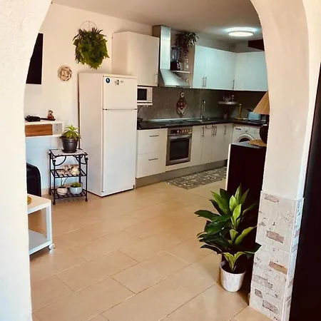 Noemi Puerta Del Sol Apartment